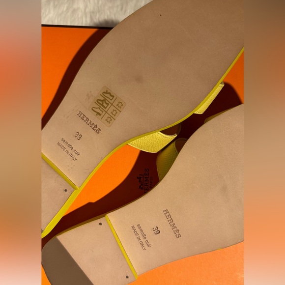 🛑 SOLD 🛑 Hermes Oran Flat Sandal Lime Epsom Leather BRAND NEW - Picture 2 of 3